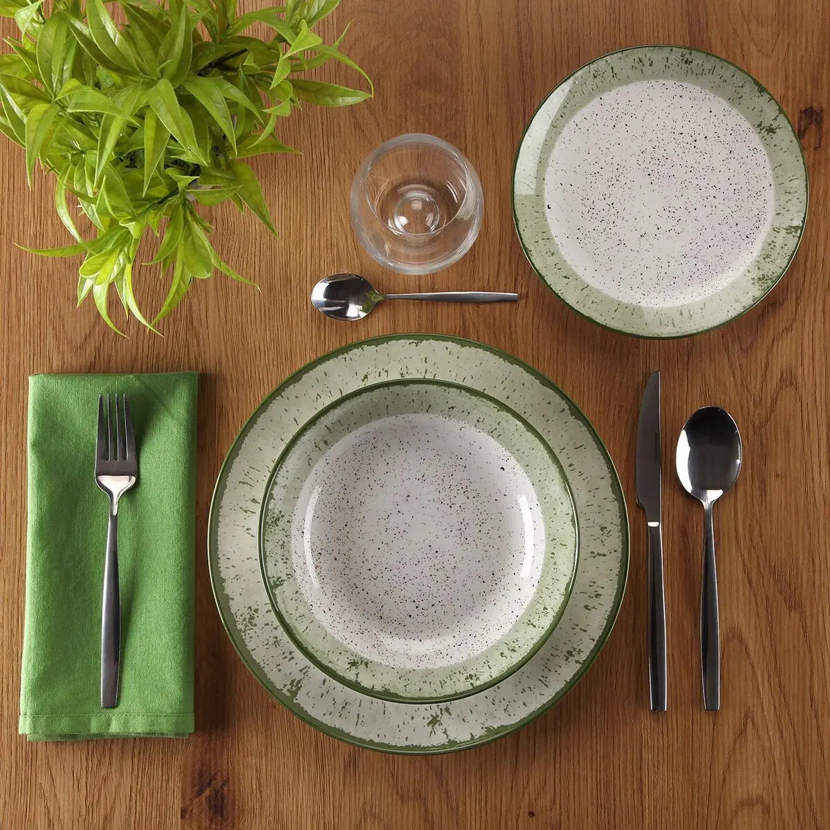 Assiettes Versa Vert Porcelaine 18 Pièces - MAMM®