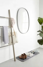 Miroir ovale HUB couleur gris umbra Mamm